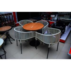 SET OF PINGING DINING