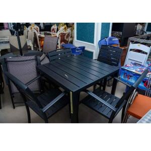 SET OF IRON 4 SEATERS 202