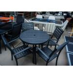 SET OF IRON SITOUT BY 4 WITH ROUND TABLE